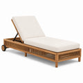 Lettino prendisole in legno teak e rattan con cuscino beige